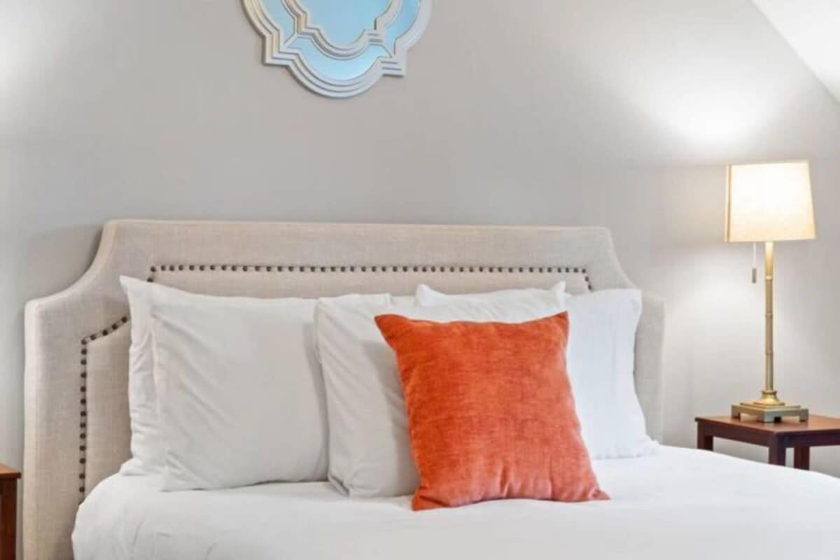 Apartamento The Campbell Carriage House Clarksville Exterior foto