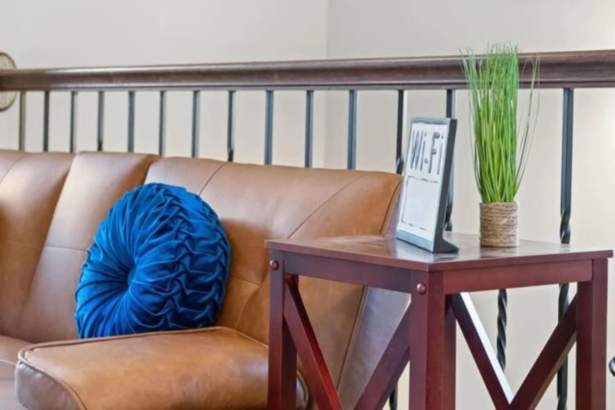 Apartamento The Campbell Carriage House Clarksville Exterior foto
