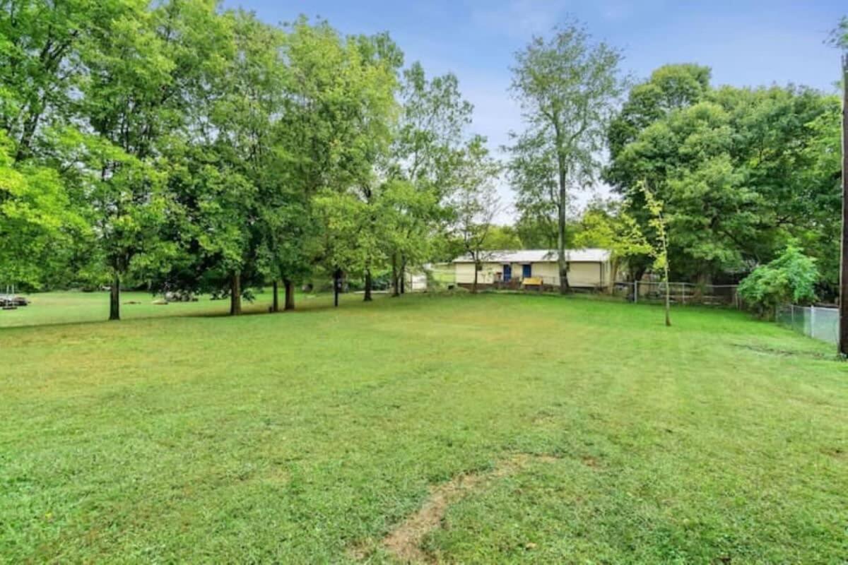 Apartamento The Campbell Carriage House Clarksville Exterior foto