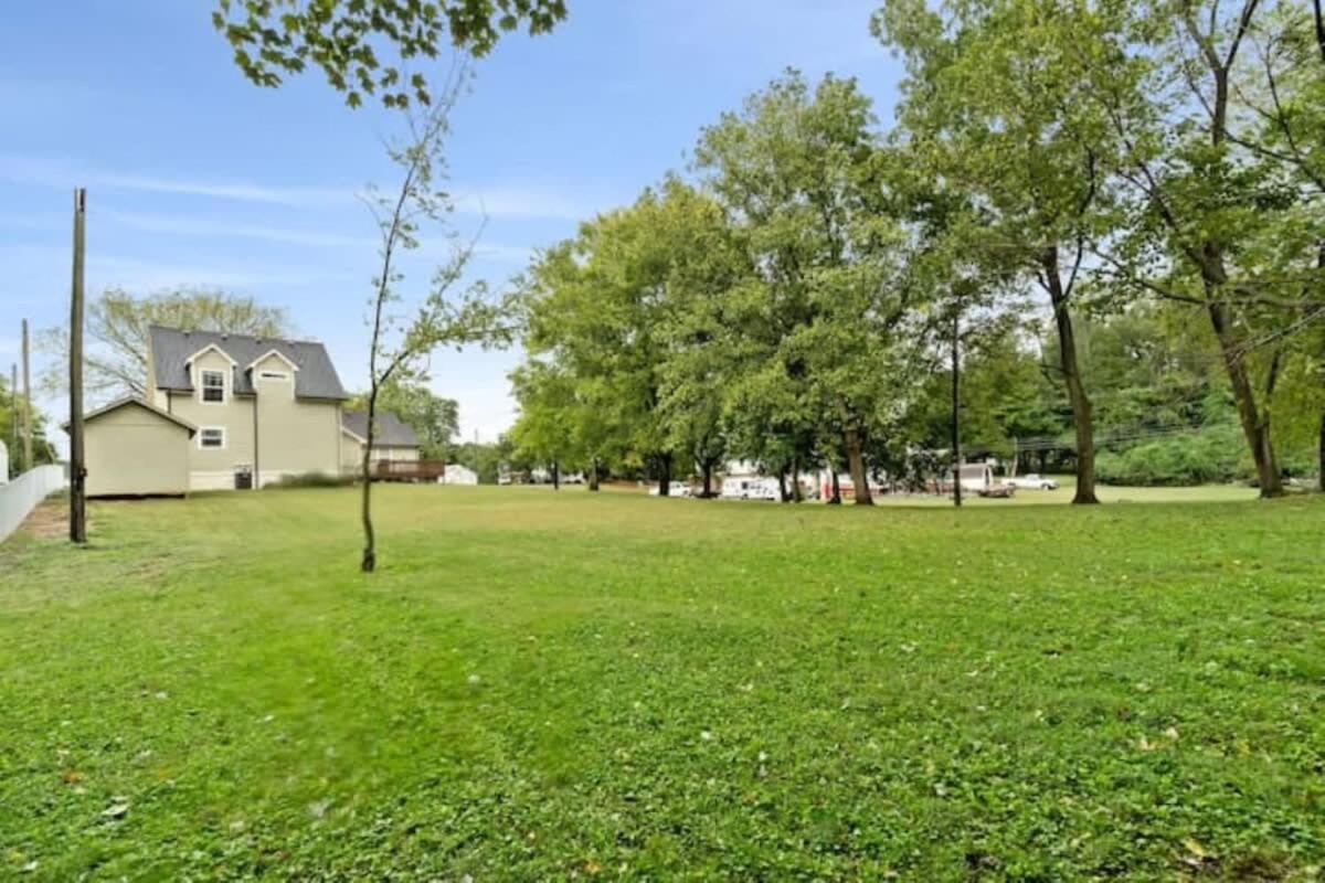 Apartamento The Campbell Carriage House Clarksville Exterior foto