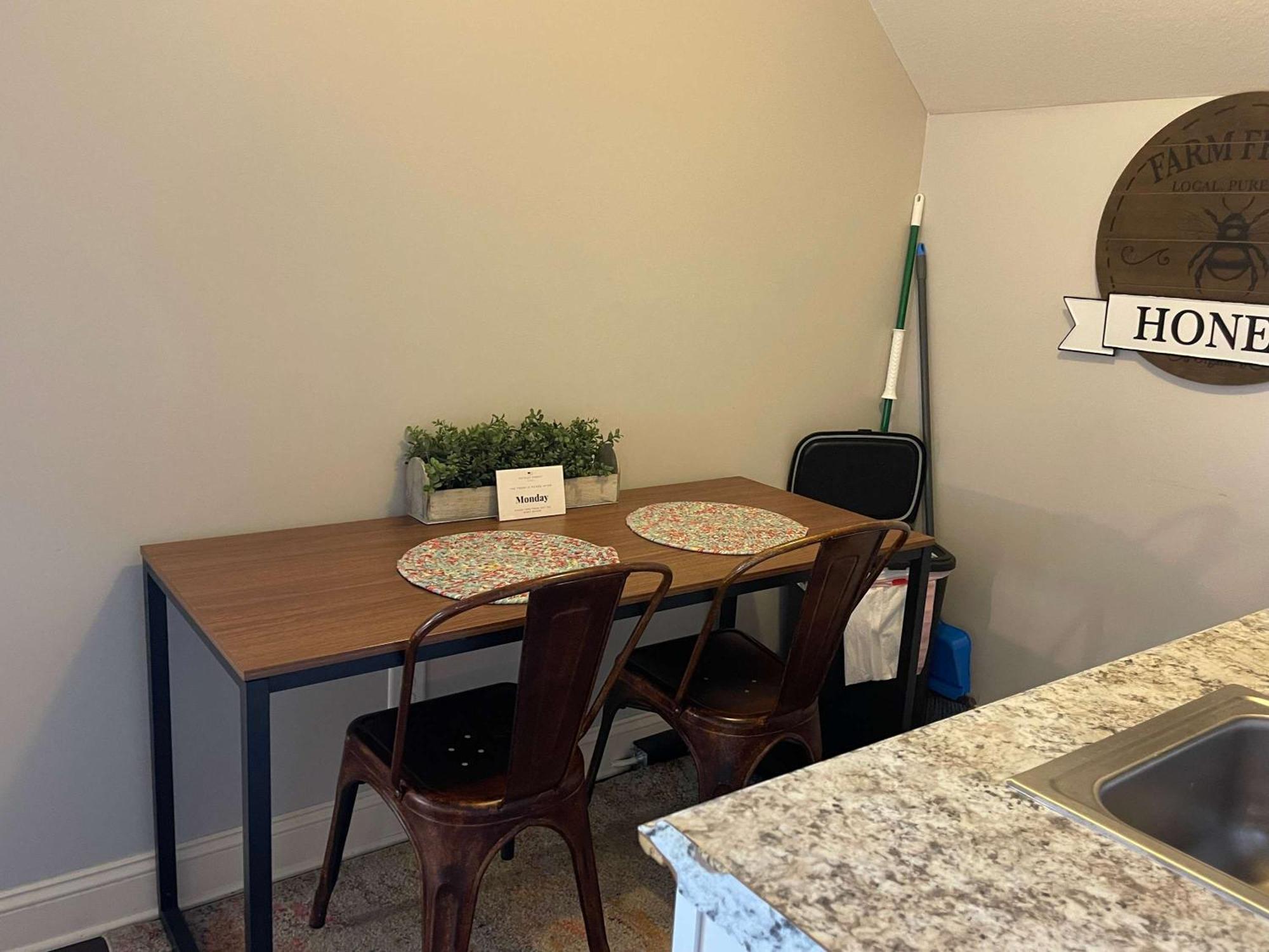Apartamento The Campbell Carriage House Clarksville Exterior foto